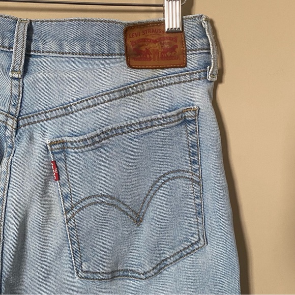 Levi's Light Wash Straight Leg Jeans - Picture 8 of 10